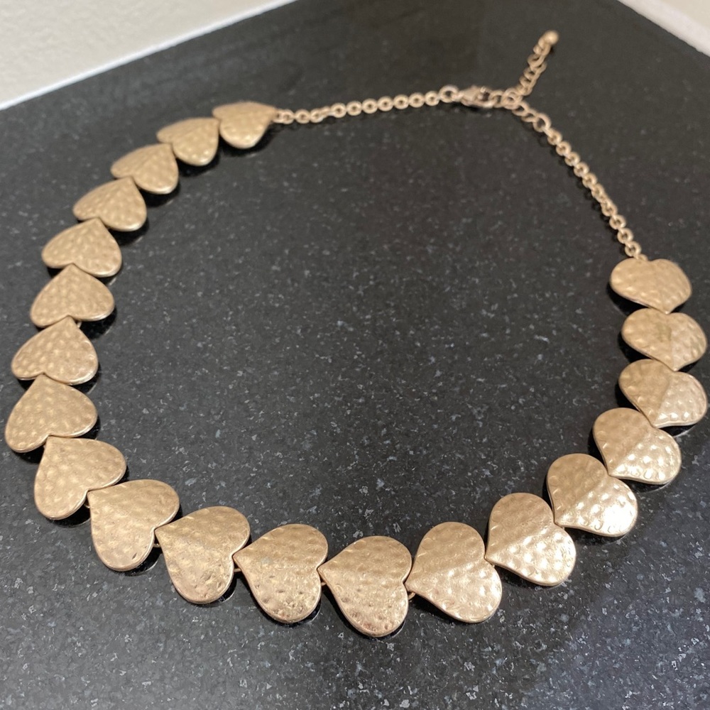Gold heart necklace - Picture 3 of 4